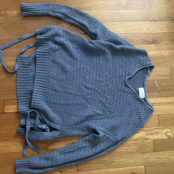 Universal threads sweater - Picture 1 of 3